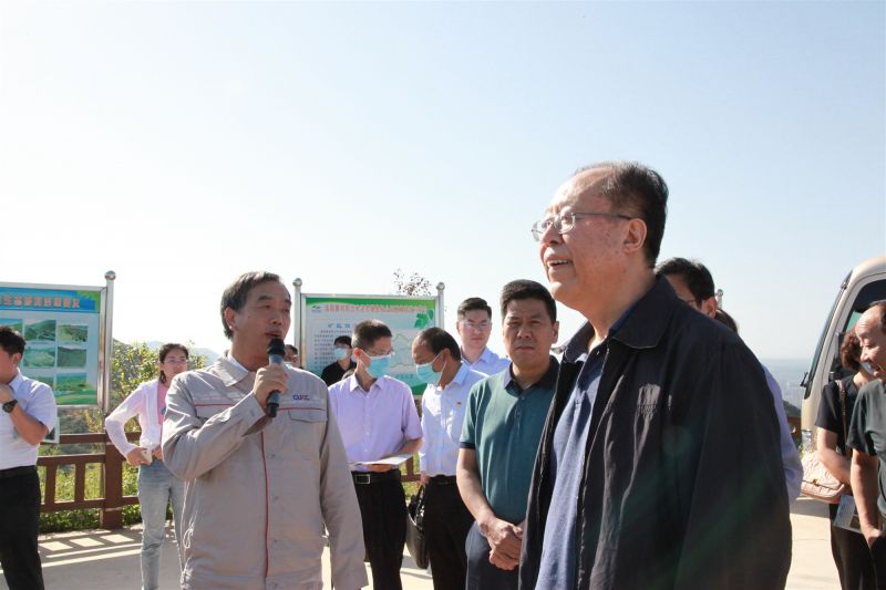 
				   
					河南省人大常委會黨組副書記、副主任馬懿一行到洛陽黃河同力調(diào)研
				 